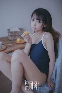 美女卖尿